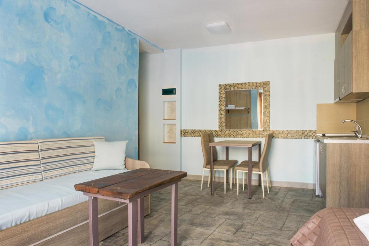 3D Iliadis Suites Ієрісос Екстер'єр фото