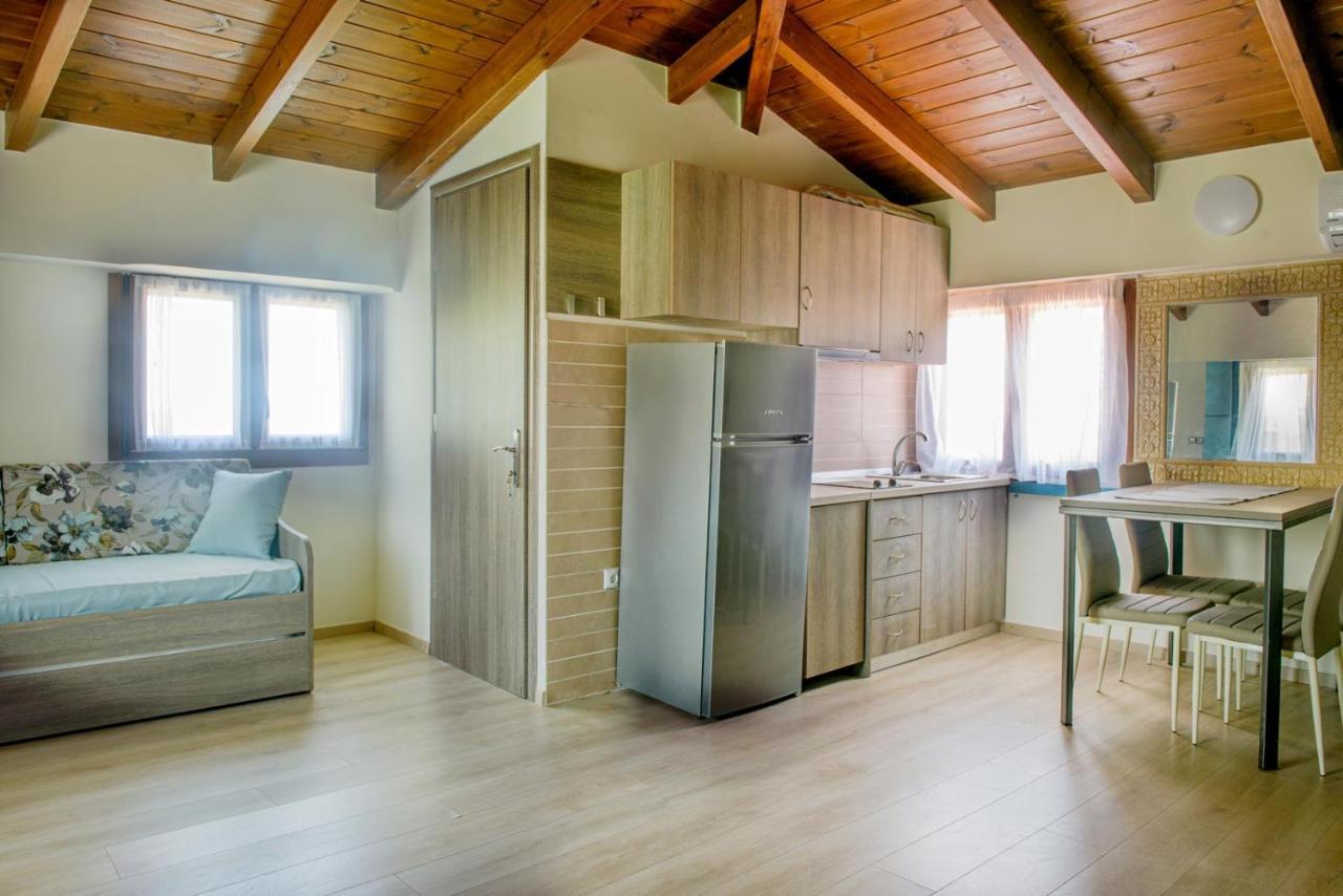 3D Iliadis Suites Ієрісос Екстер'єр фото