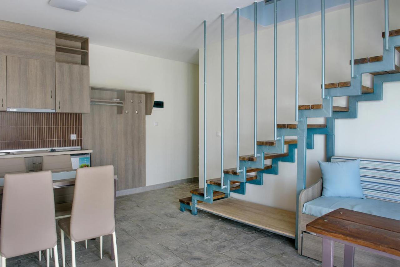 3D Iliadis Suites Ієрісос Екстер'єр фото